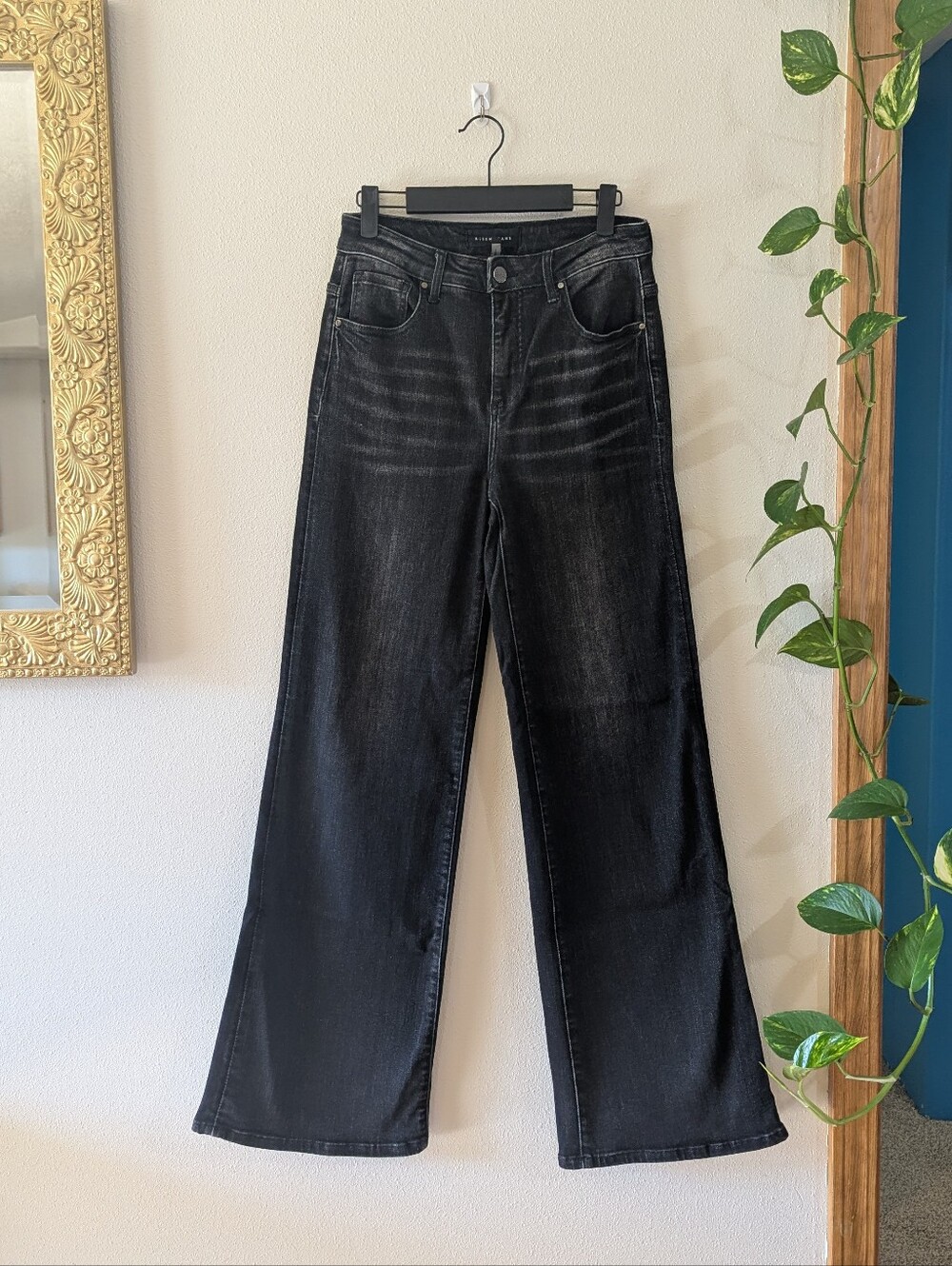 Wide Leg Black Wash Jeans